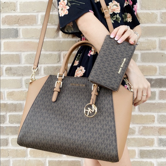 Michael Kors Handbags - ⬇️⬇️SALE-Michael Kors Large Satchel Bag Wallet SET